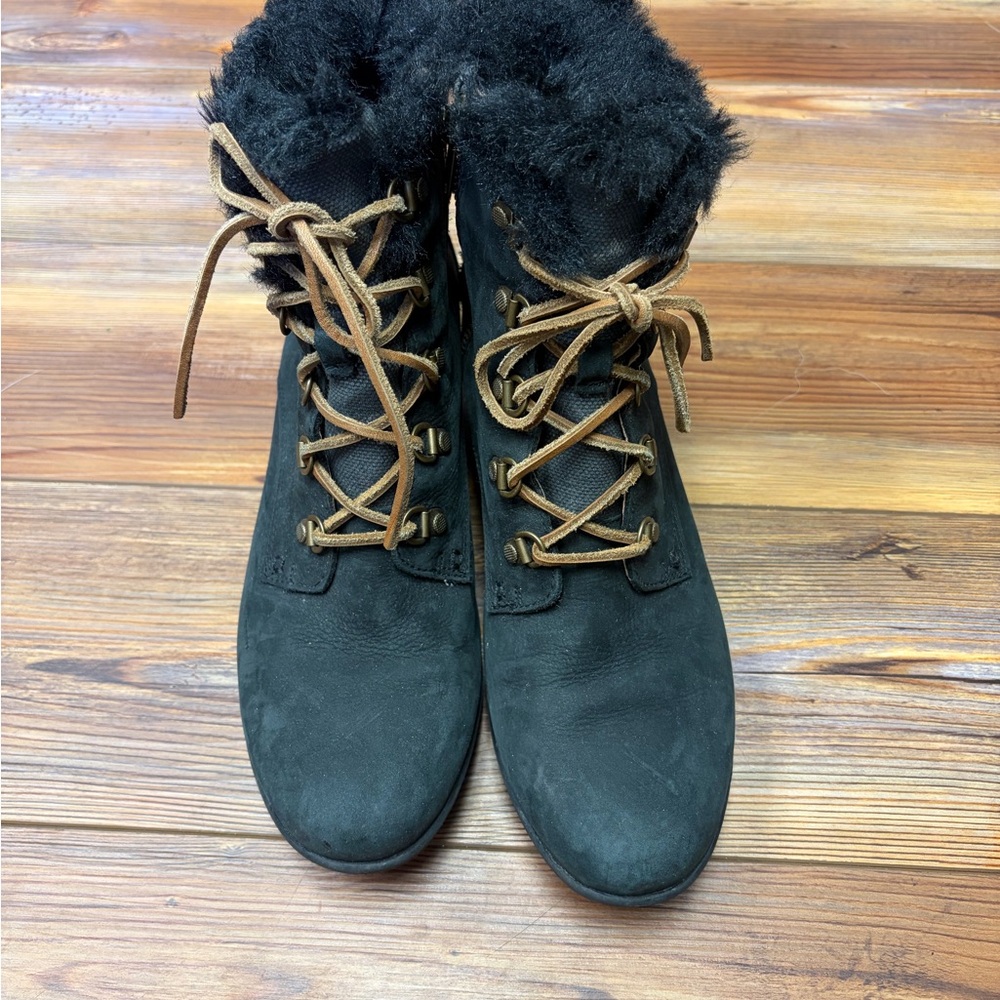 Sperry Black Faux Fur Lace-Up Winter Boots with Brown Laces